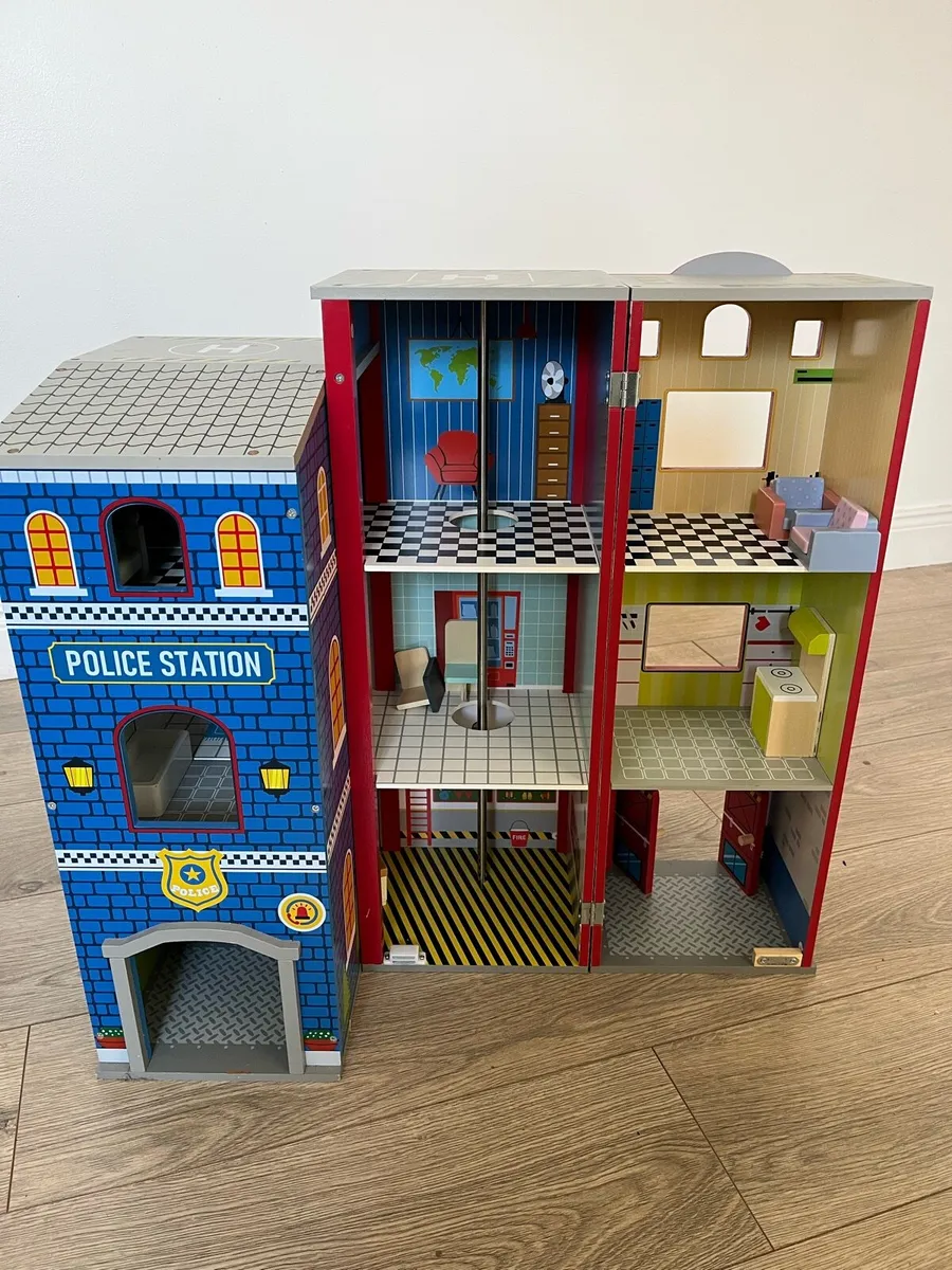 Police station / fire station - Image 2