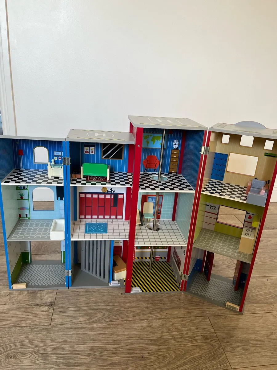 Police station / fire station - Image 3