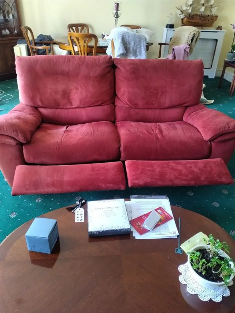 Three-piece suite - Image 4