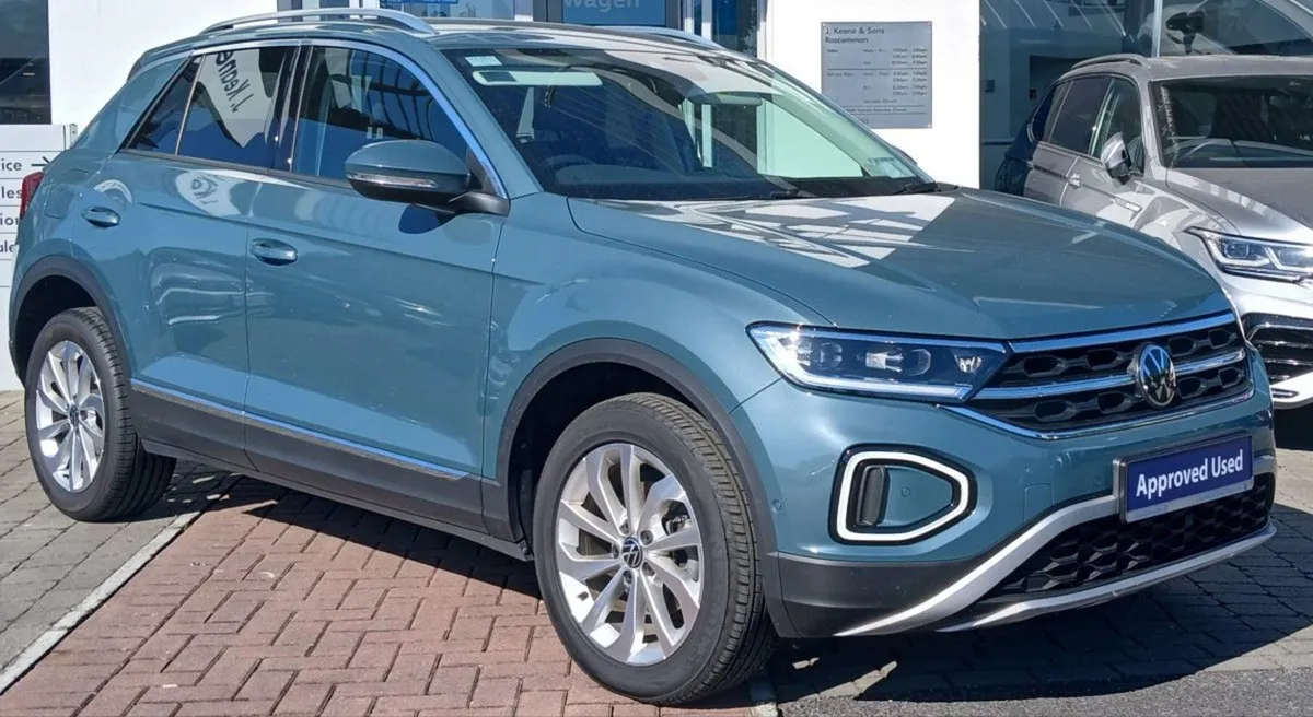 Volkswagen T-Roc Style 1.5 TSI 150HP DSG  rearvie - Image 1