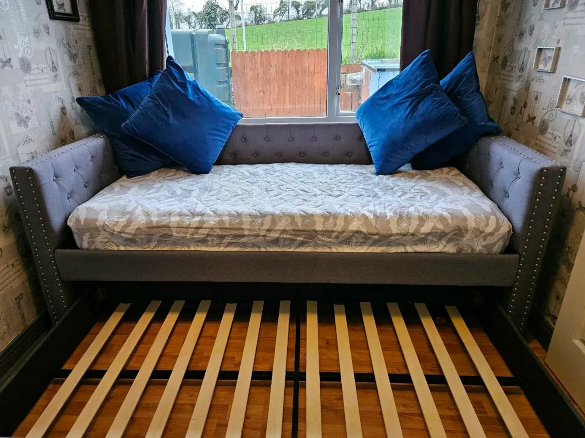 Sofa bed - Image 3