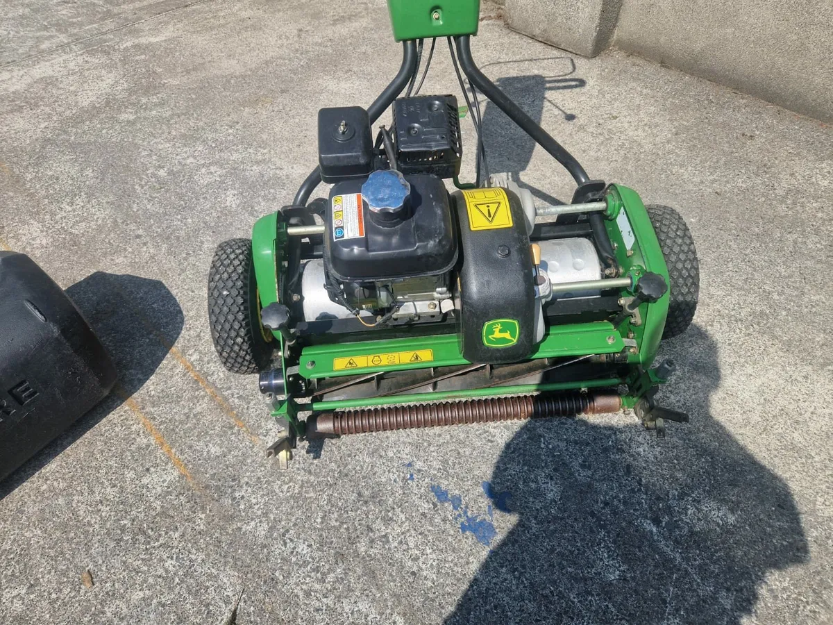 John Deer Reel Mower 226b - Image 2