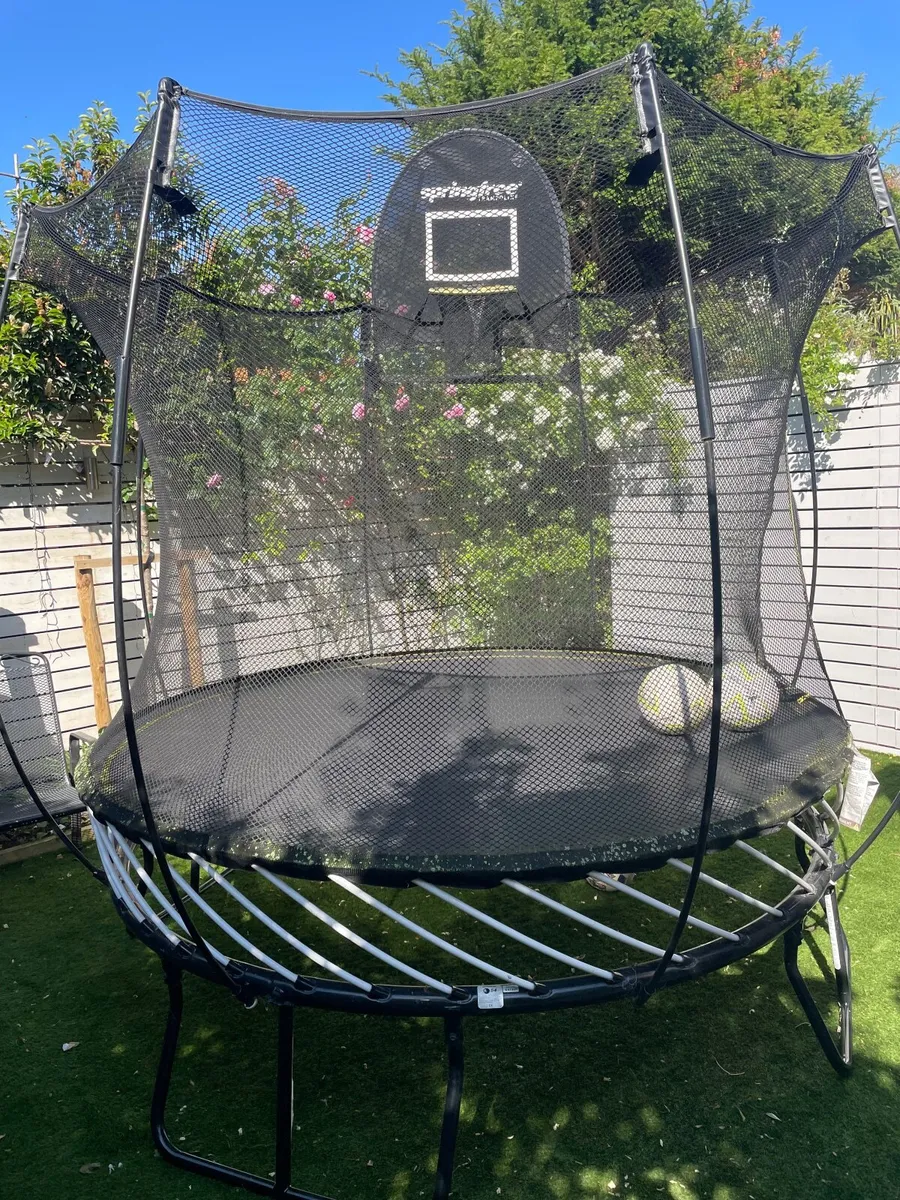 Springfree trampoline Ireland with basketball hoop - Image 1