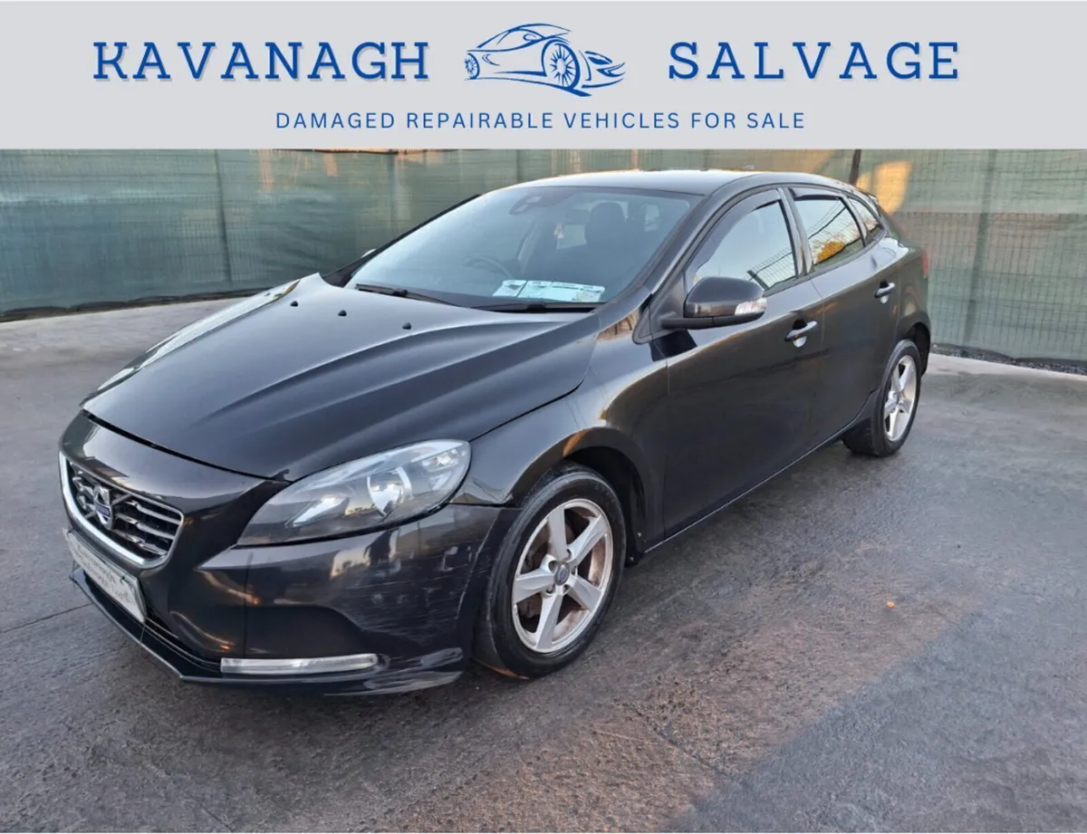 132 Volvo V40  D2 1.6L Diesel - Image 1