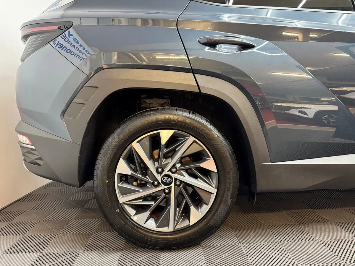 Hyundai Tucson 2WD Executive Plus - Image 4