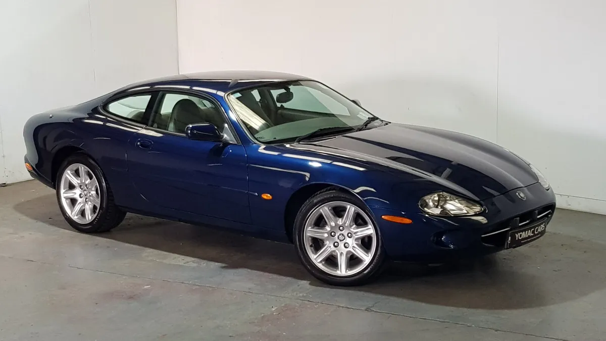 JAGUAR XK8 4.0 V8 -- 2000 - Image 4
