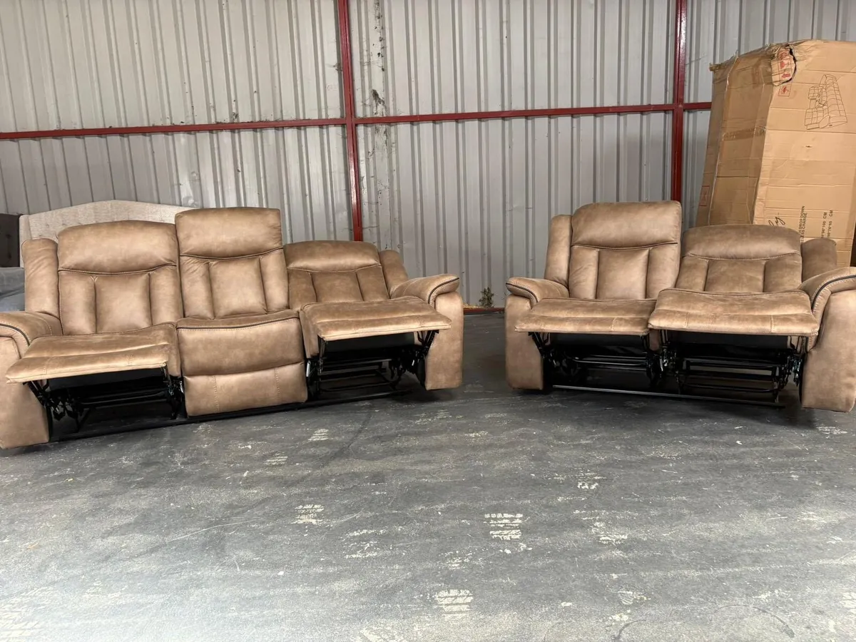 😍all new Westbrook suite with recliner 😍 - Image 1
