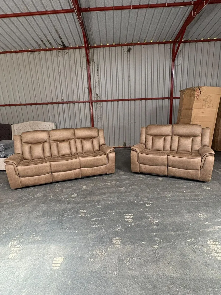 😍all new Westbrook suite with recliner 😍 - Image 2