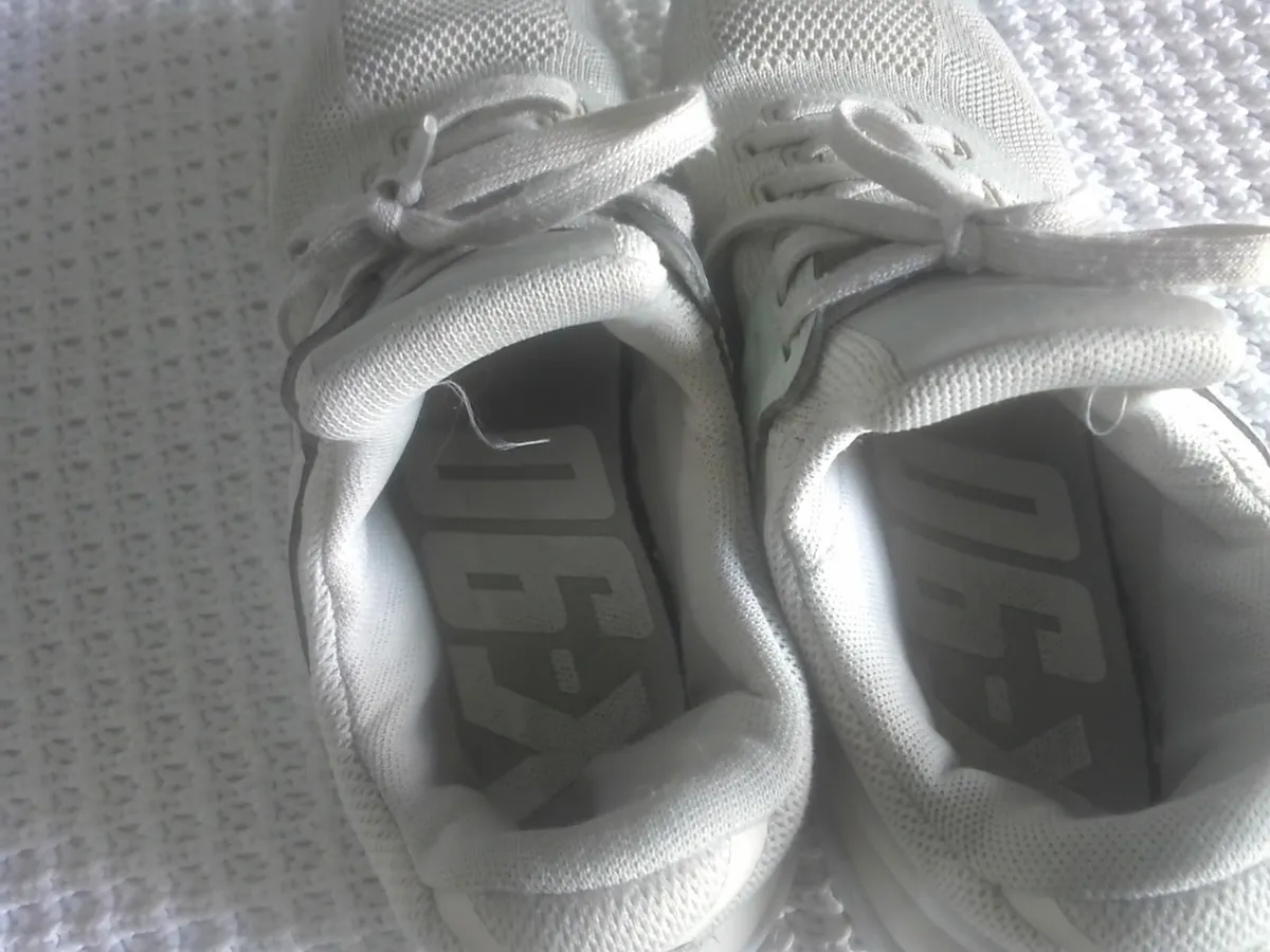 NEW BALANCE CREAM  FABRIC TRAINERS SIZE 5.5 - Image 3