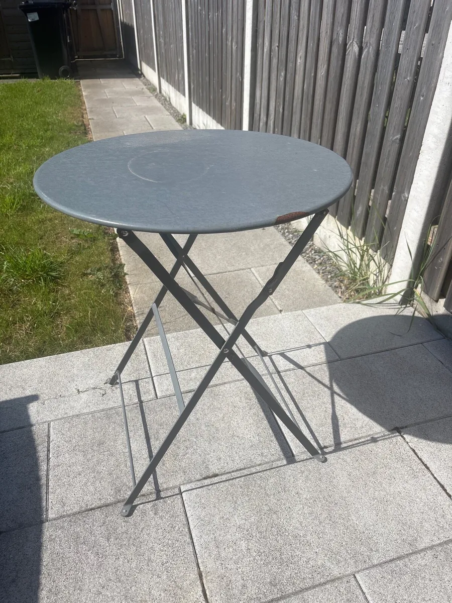 Garden table