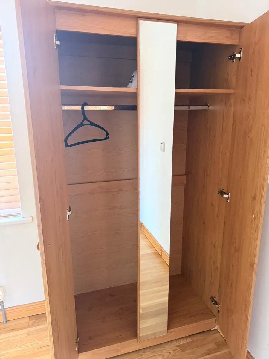 Closet/Cupboard - Image 2