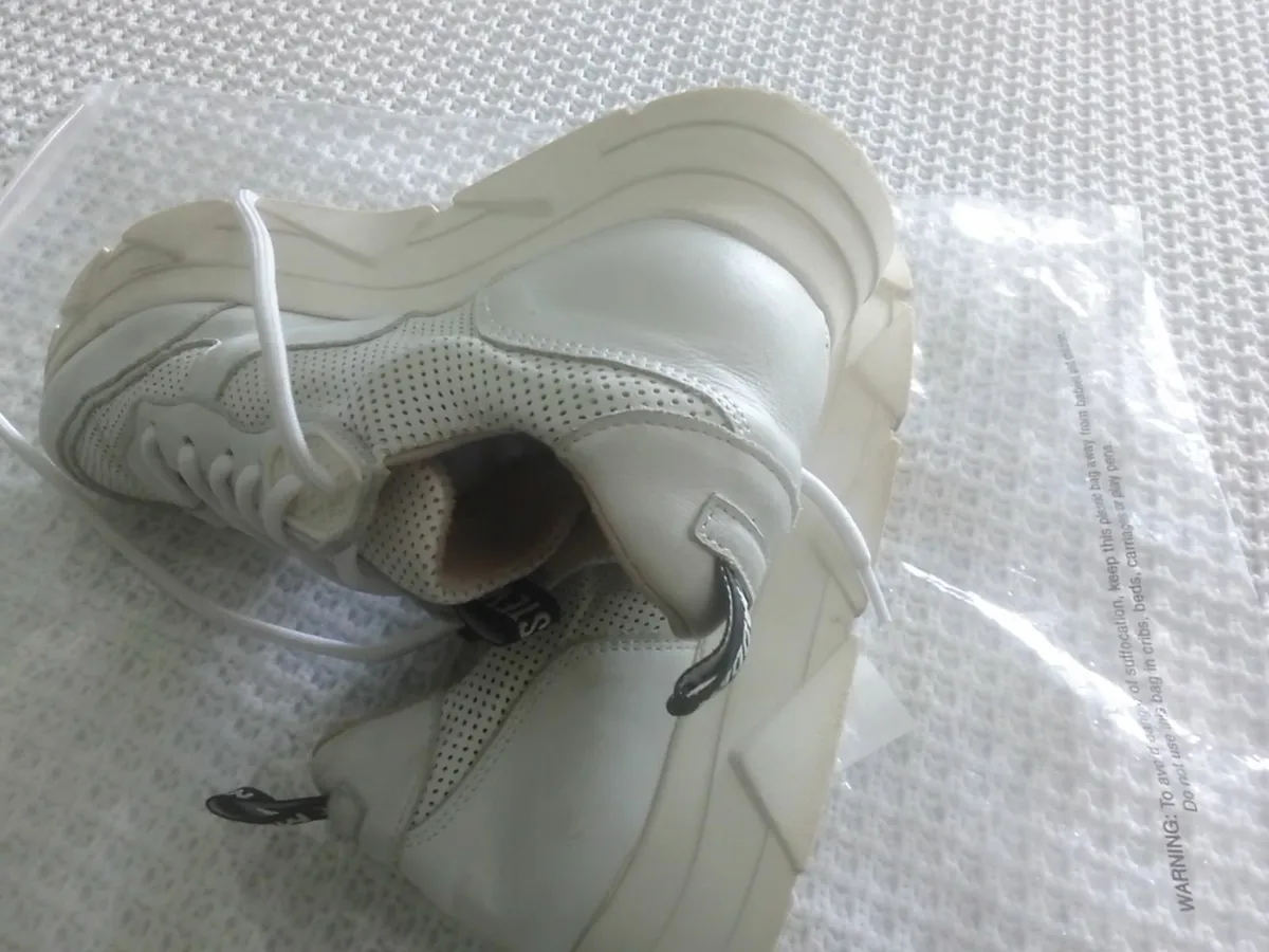 STEVE MADDEN WHITE LEATHER TRAINERS Size 5 - Image 2