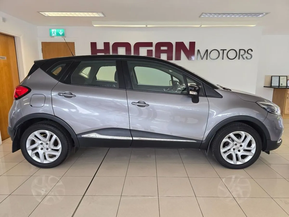 Renault Captur Intense 1.5 Diesel 5Dr - Image 3