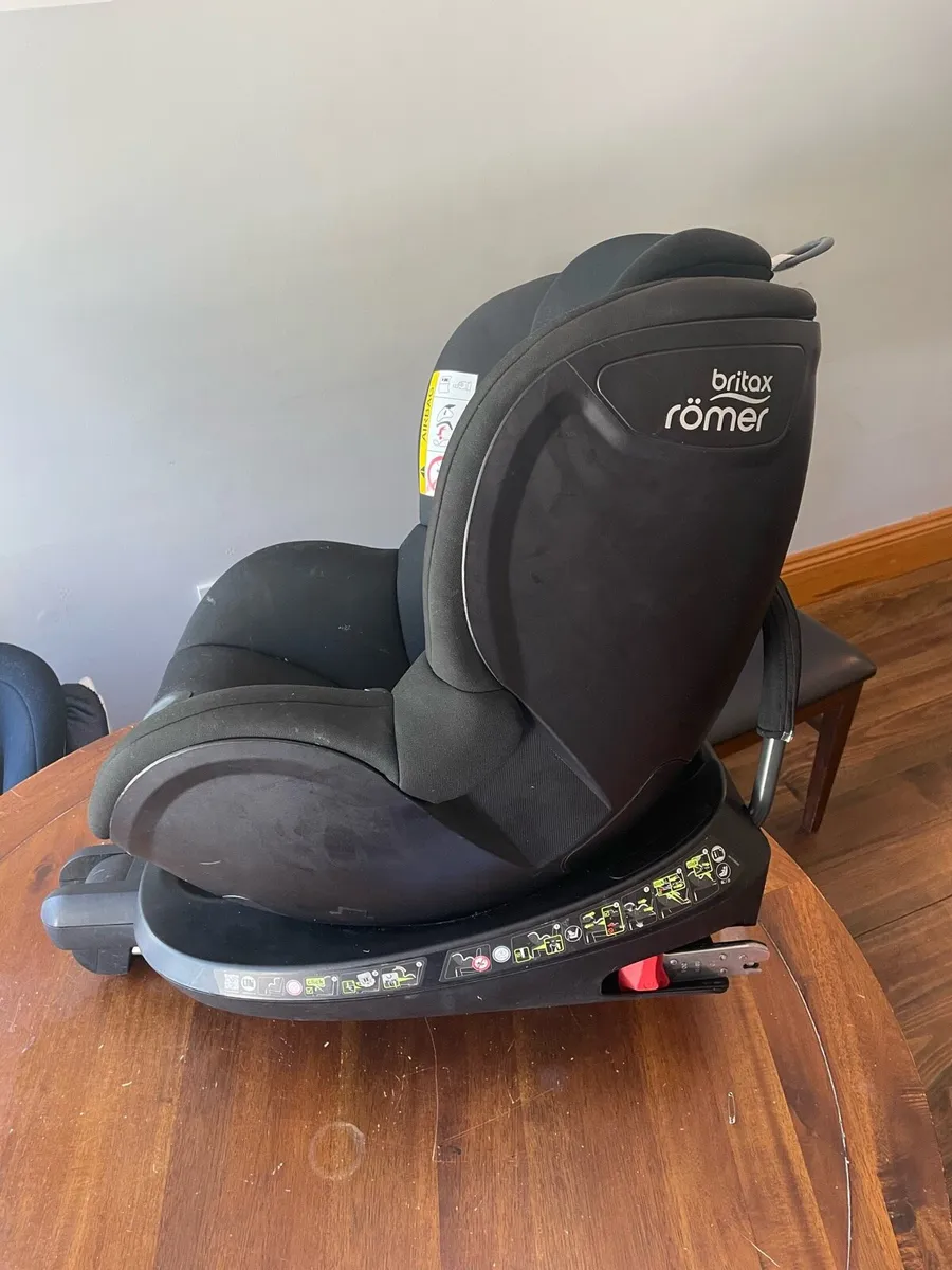 Britax dualfix Romer 360 swivel car seat - Image 2