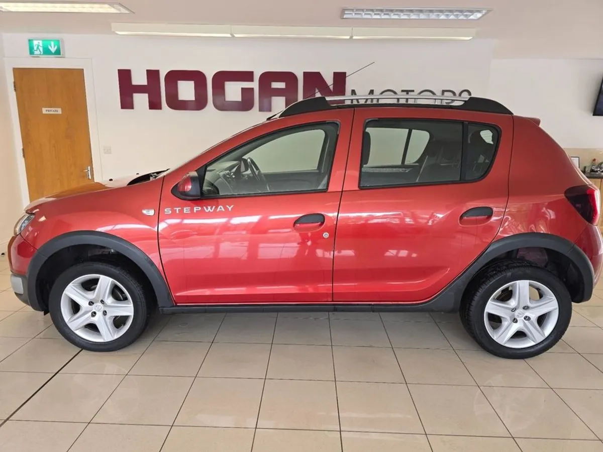 Dacia Sandero Stepway Signature Diesel  best Spec - Image 4