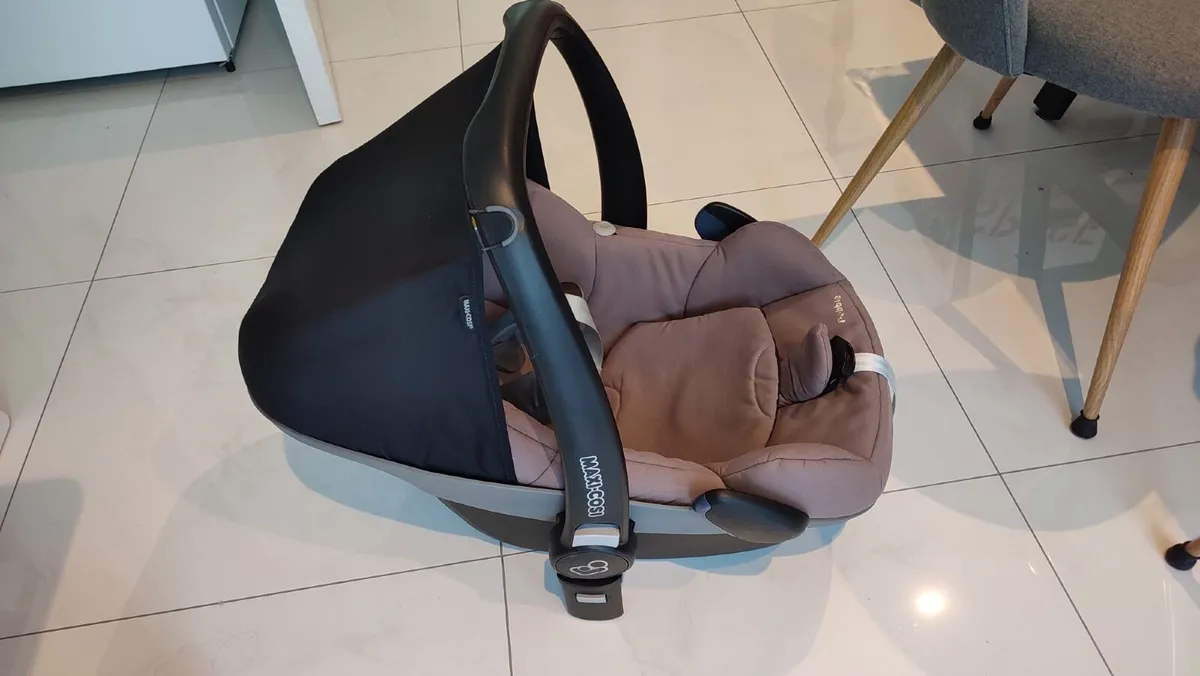 Baby car Seat - Image 1