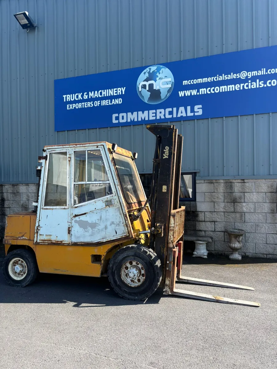 For Sale: 4 Ton Yale Forklift - Image 1