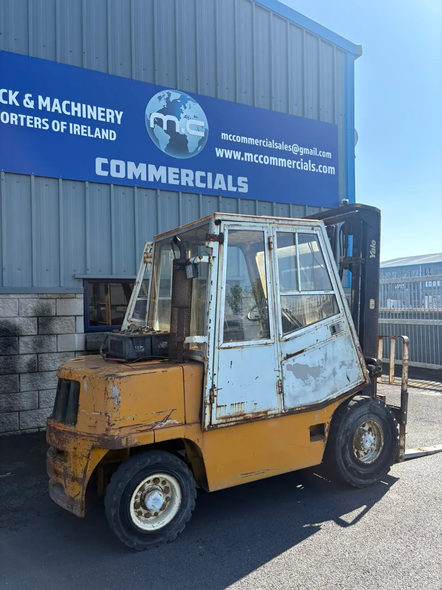 For Sale: 4 Ton Yale Forklift - Image 2