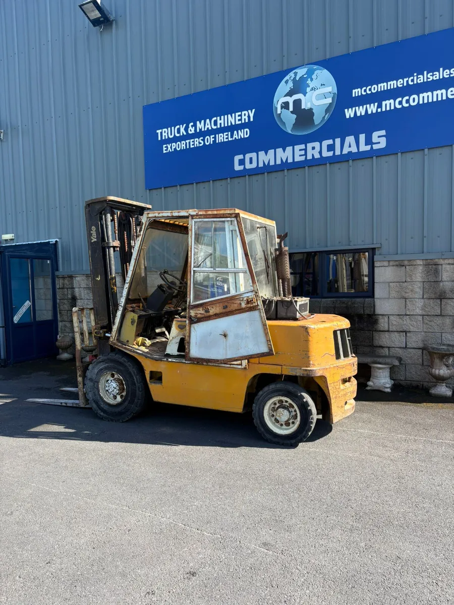 For Sale: 4 Ton Yale Forklift - Image 3