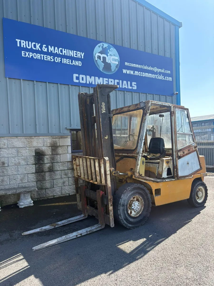 For Sale: 4 Ton Yale Forklift - Image 4