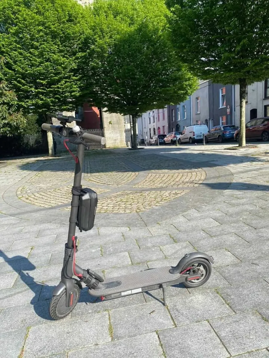 xiaomi mi 365  - electric scooter - m escooter - Image 1