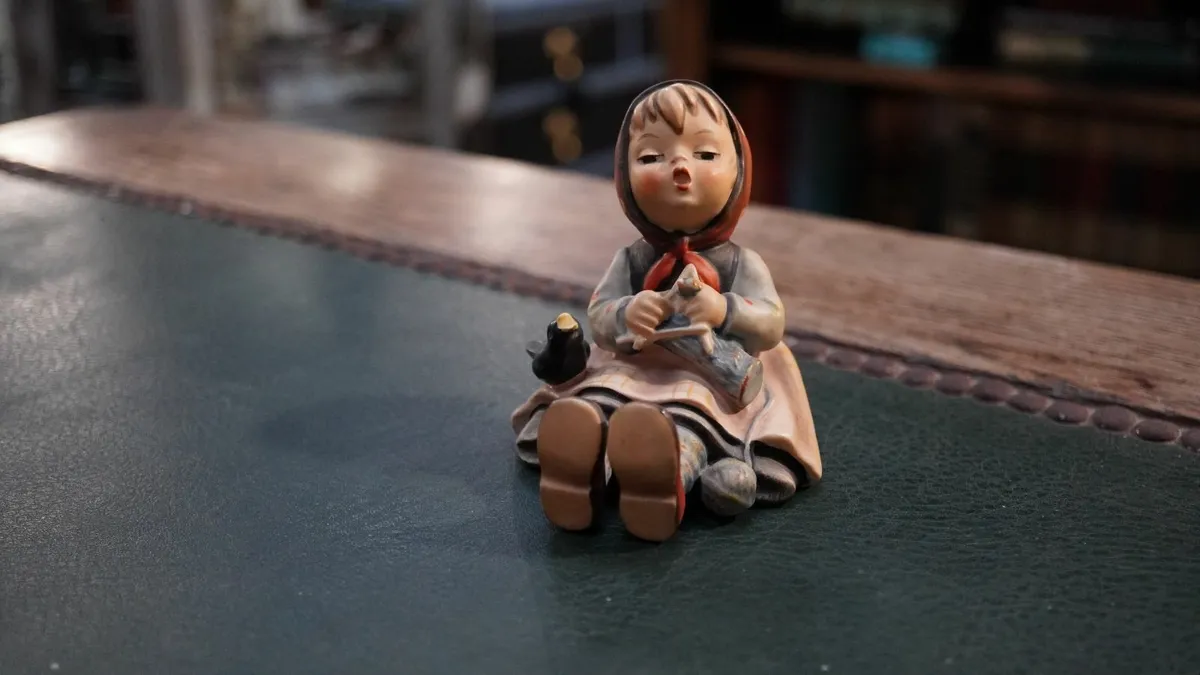 Goebel Hummel Figurine - Happy Pastime - Image 1