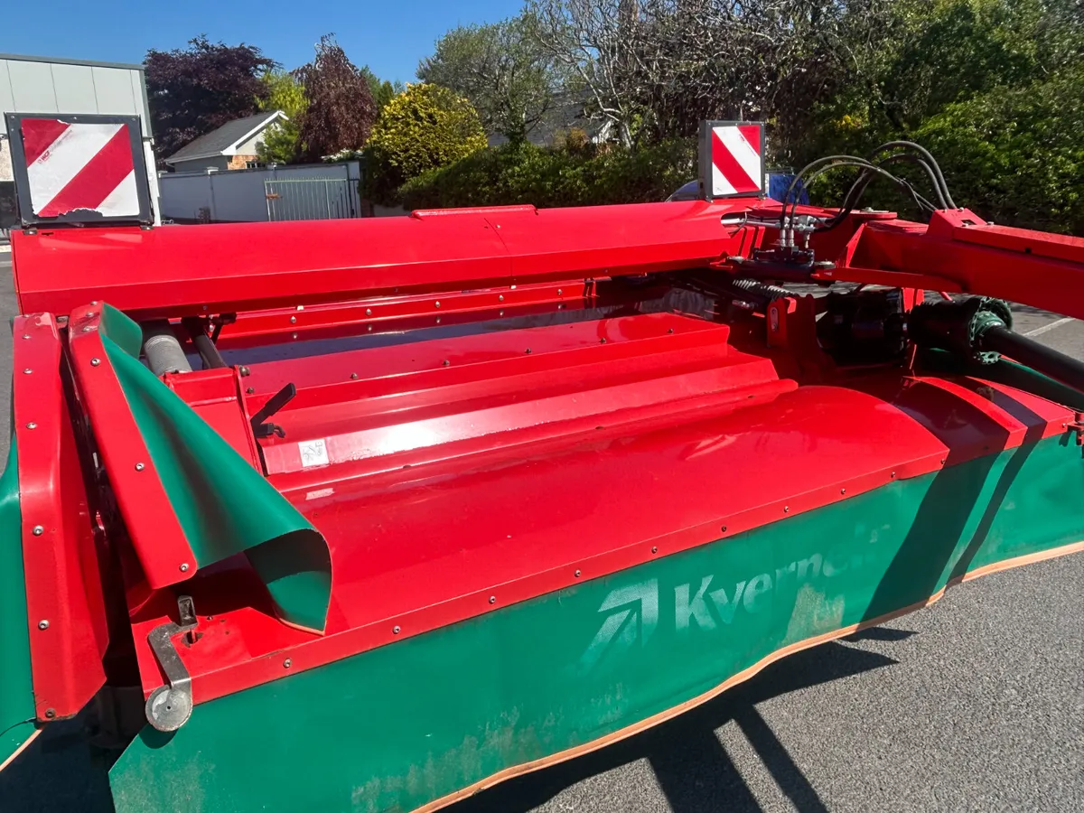 2022 Kverneland 4332LT Mower Conditioner - Image 4