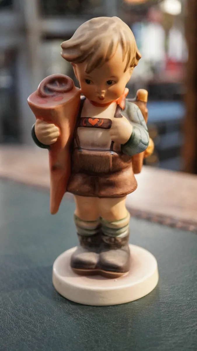 Goebel Hummel Figurine - Little Scholar - Image 2