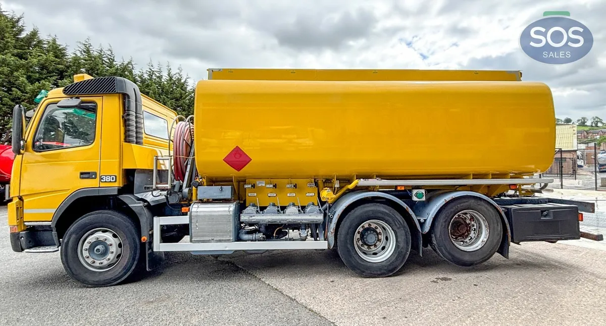 1999 Volvo FM12 380 Rigid Tanker - Image 3
