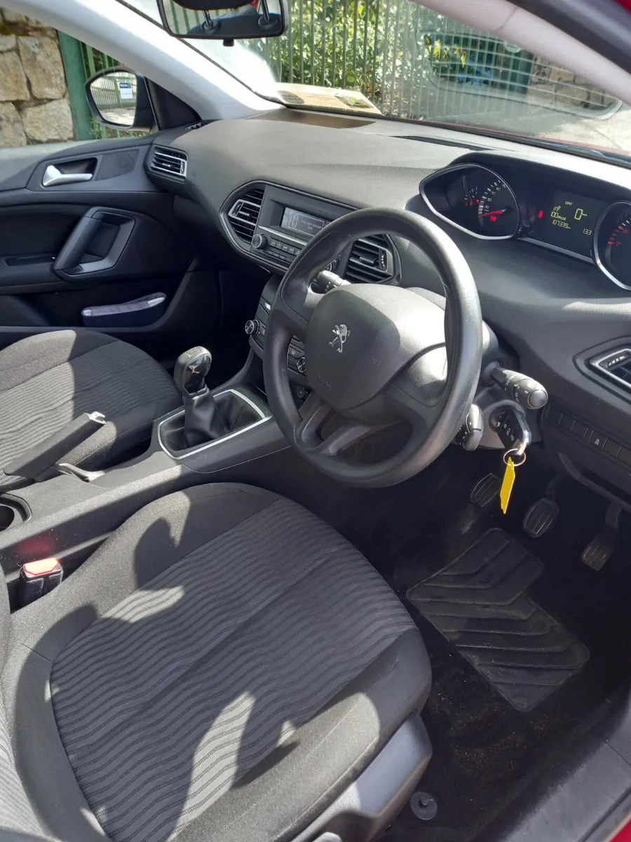 2017 Peugeot 308 1.2 Petrol - Image 4