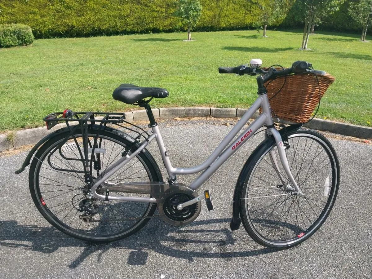 Ladies bicycle - Image 1