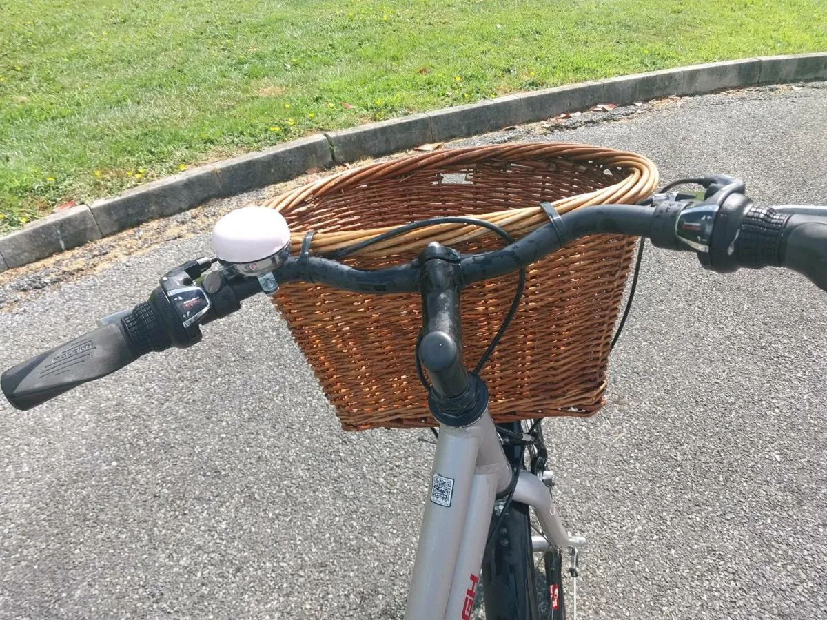 Ladies bicycle - Image 3