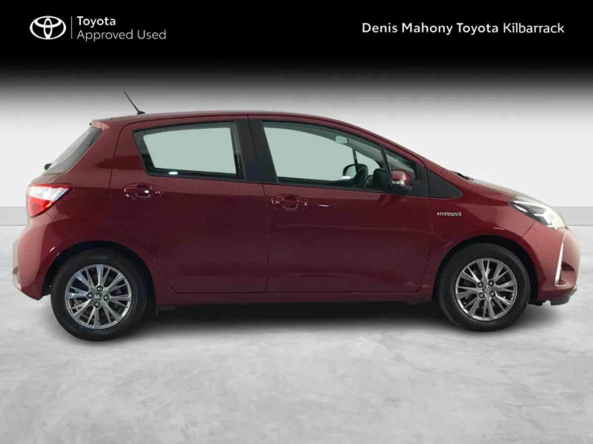 Toyota Yaris YARIS HYBRID 5DR LUNA - Image 3