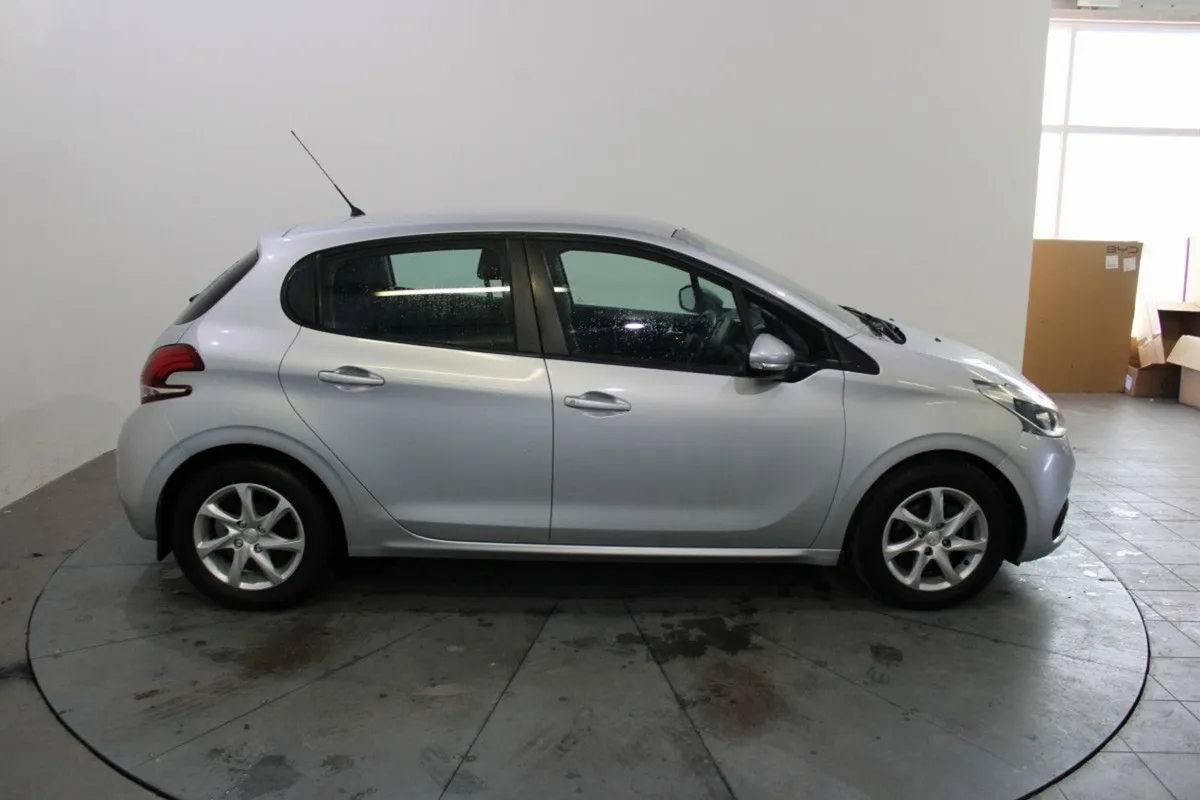 Peugeot 208 1.0 Puretech 68bhp Active 4 dr - Image 3