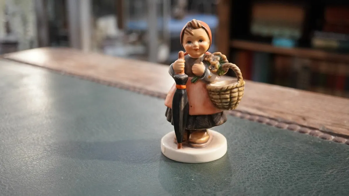 Goebel Hummel Figurine - On Holiday - Image 1