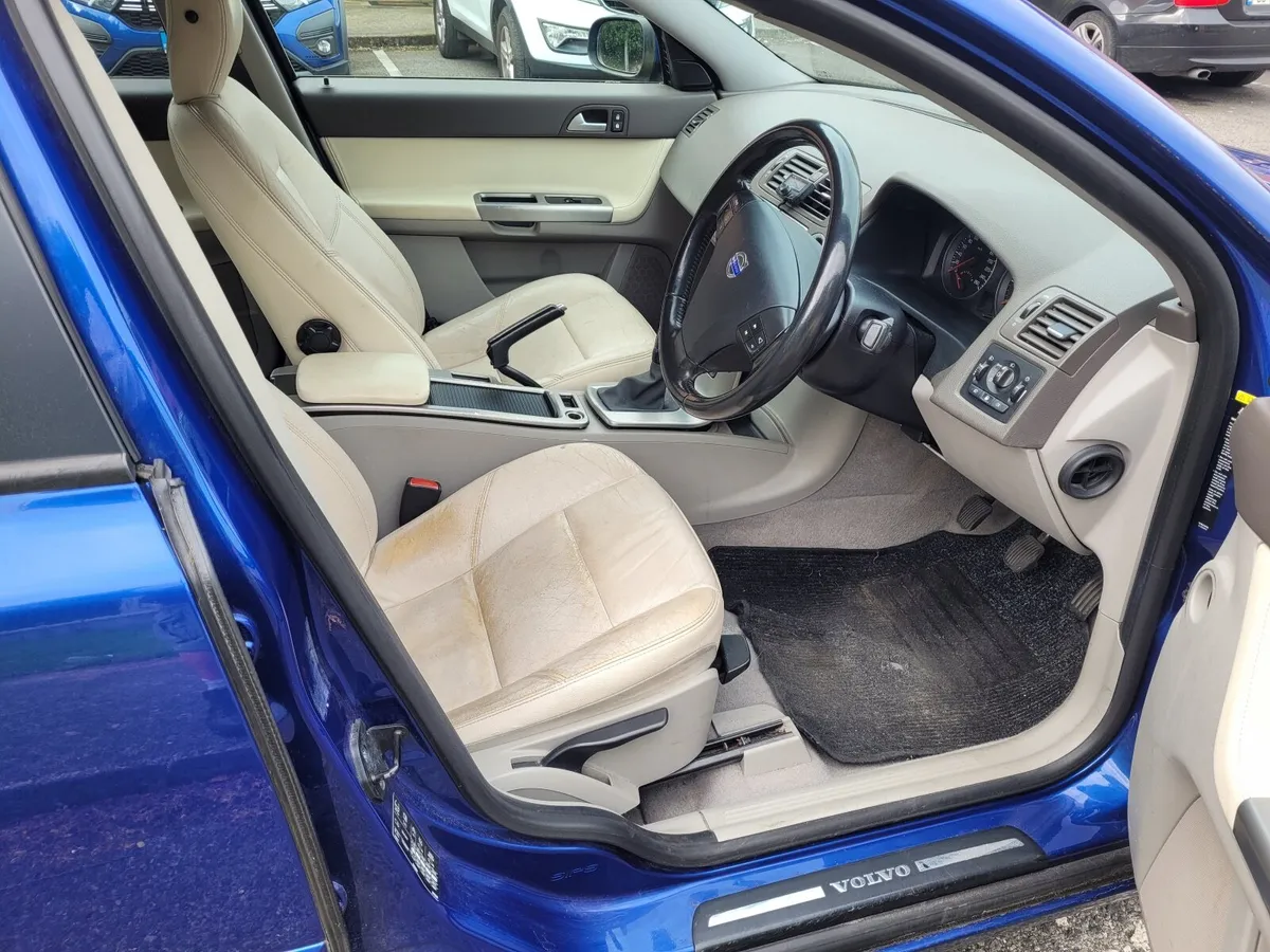 Volvo S40 2009 - Image 2