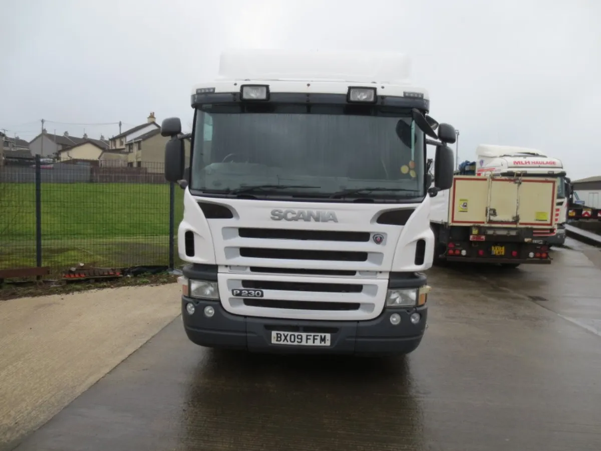 2009 Scania P230 4x2 rigid truck - Image 2