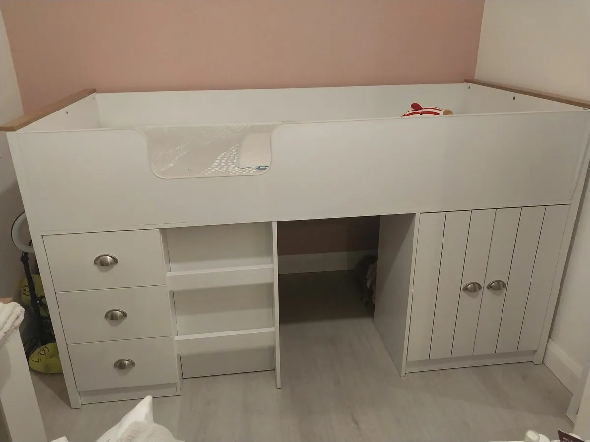 Bed - Image 2