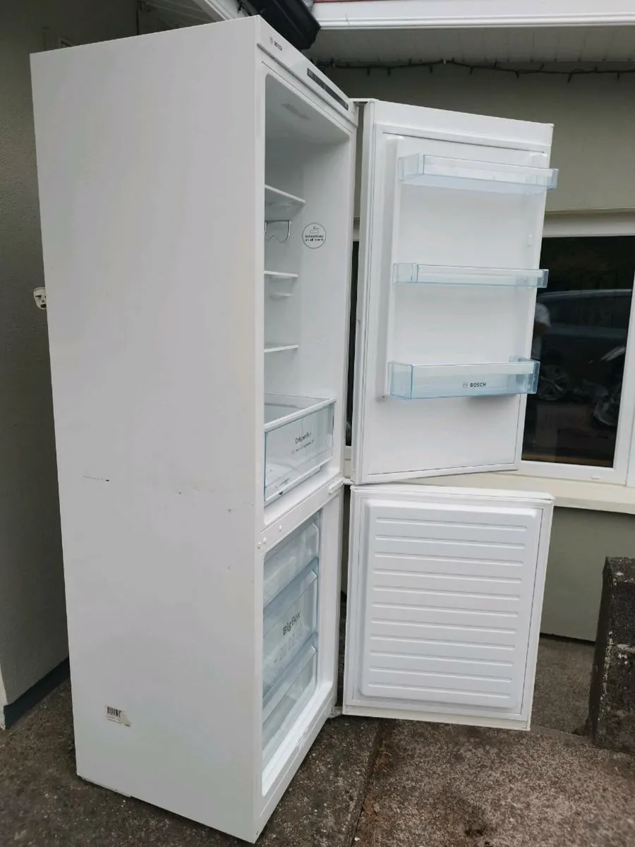 Bosch Freestanding Fridge Freezer - Image 3