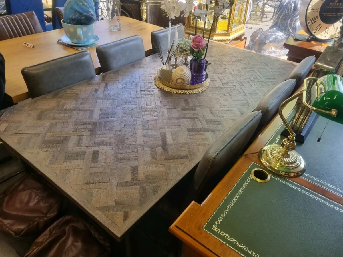 Table and 6 chairs