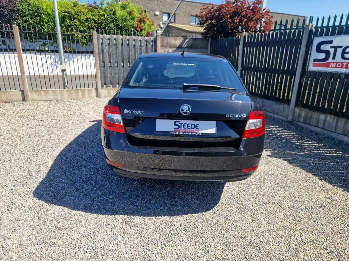 181 Skoda Octavia 1.6 TDI SE 5 door - Image 4