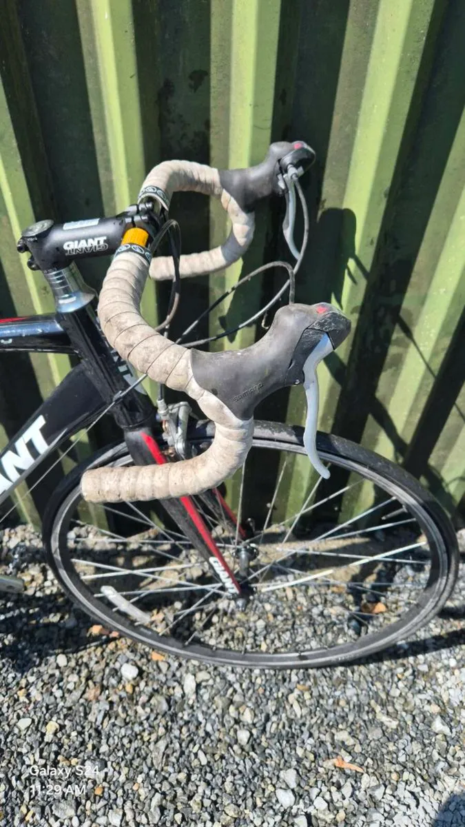 GIANT roadbike - Image 3