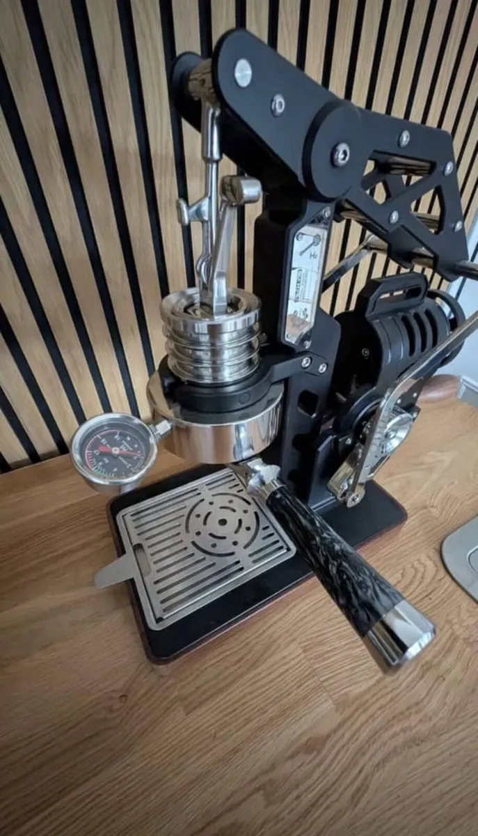 Muvna M8 Hand Crank Espresso Maker (RARE) - Image 3