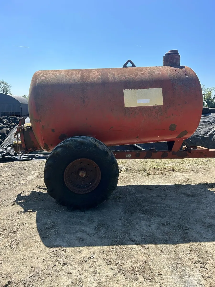 Water tank - Image 1