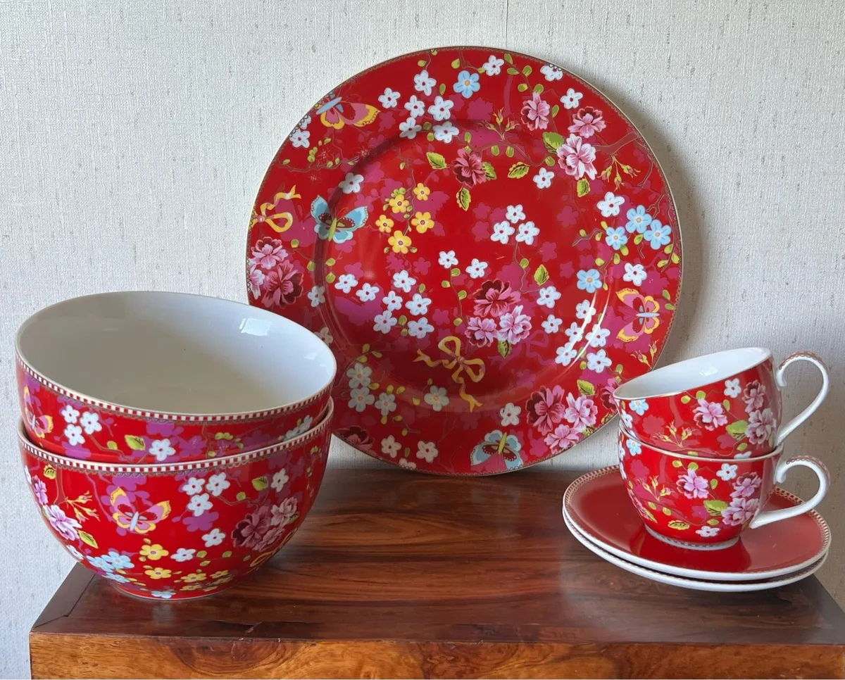Pip Studio Collection. Plate, bowl, cup & saucer - Image 1