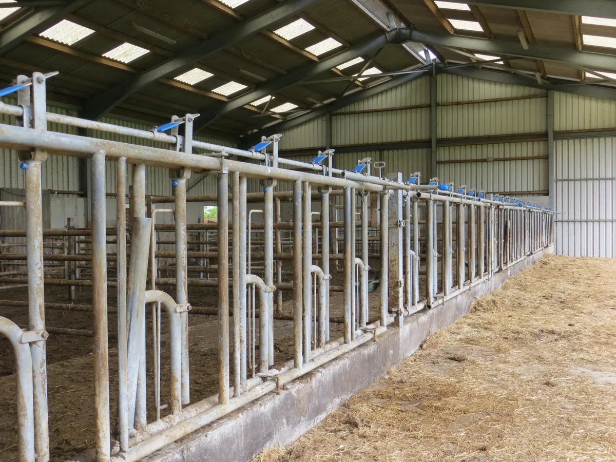 7 spans locking barriers