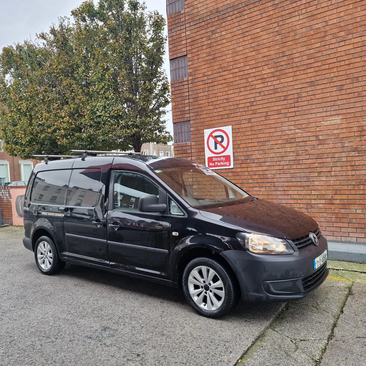 Volkswagen Caddy Maxi  2011 - Image 1