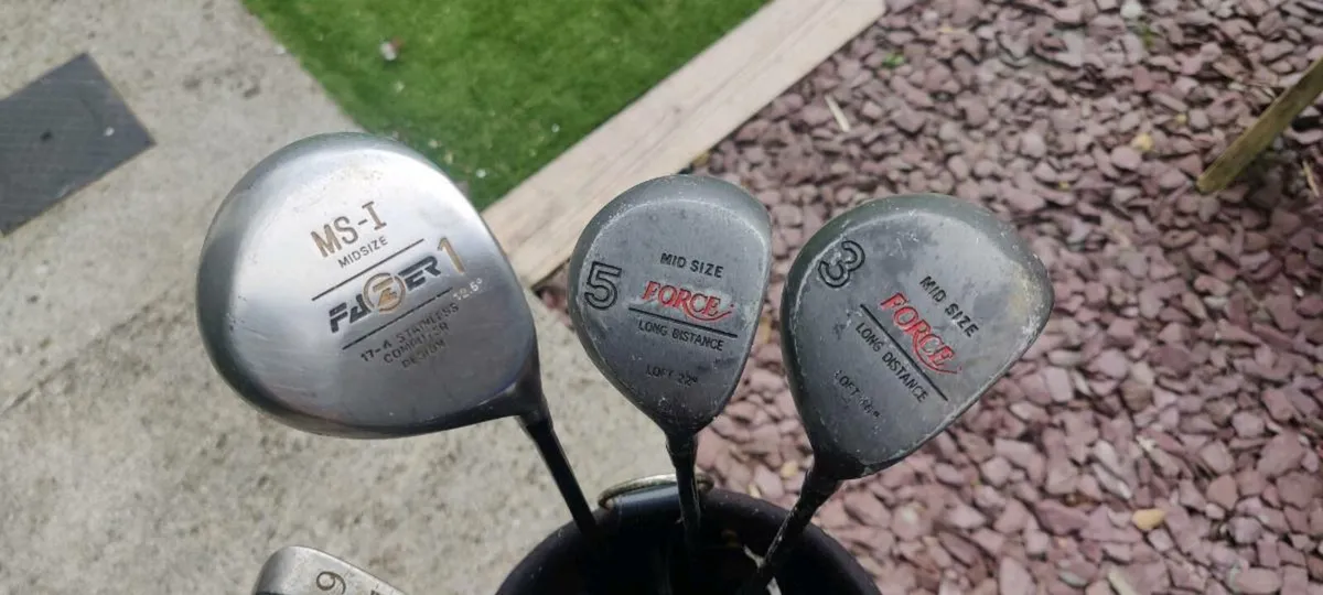Golf clubs and bag - Image 2