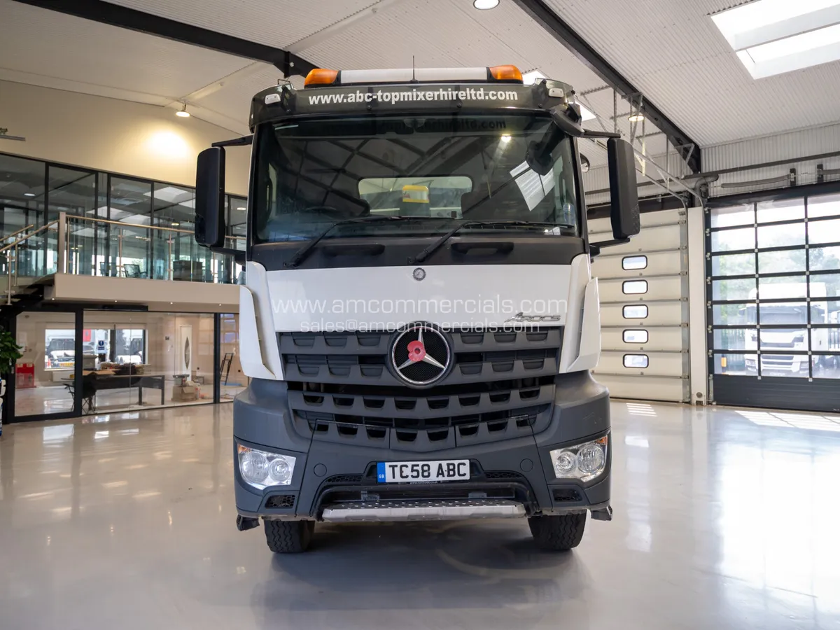 2017 Mercedes Arocs 3236 8X4 Tipper - Image 4