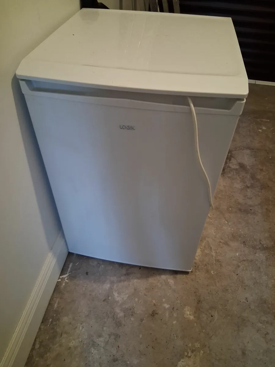 Undercounter fridge - Image 1